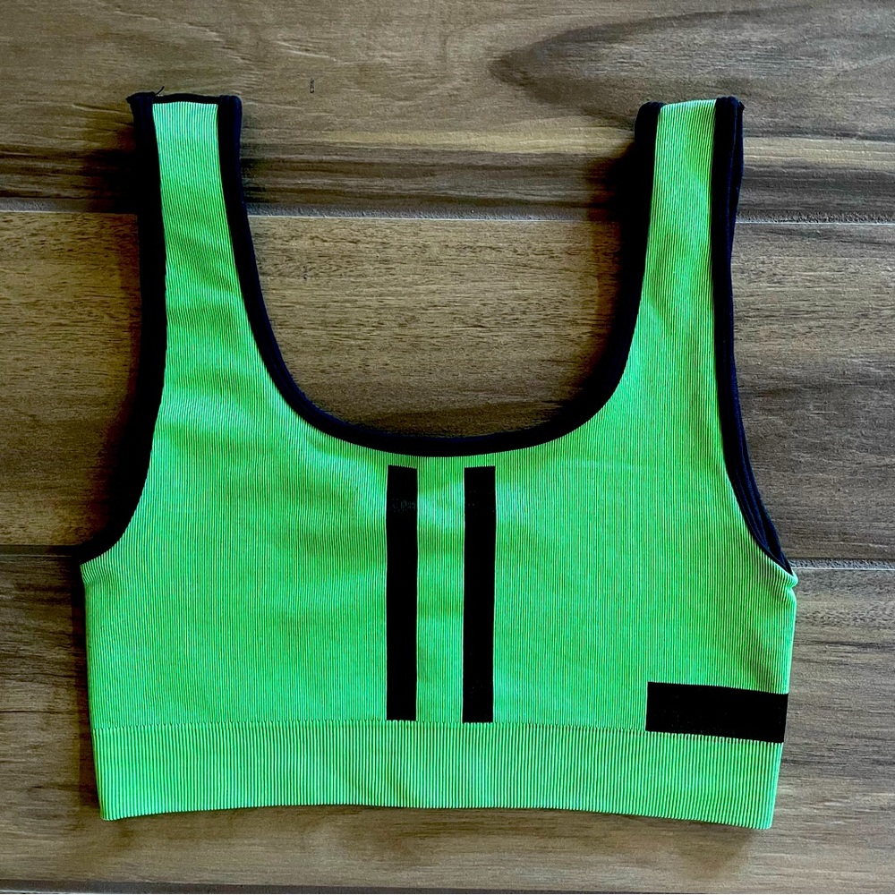 SOLD - MZ x FABLETICS Green Sports Bra Sz SMALL